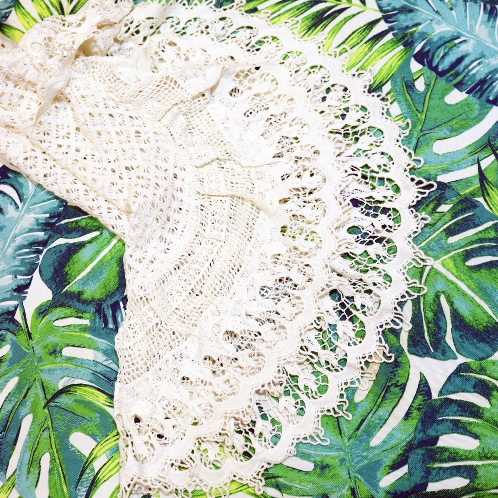 Enchanting Jen’s Pirate Booty for Free People Crochet White Top NWT - Picture 15 of 16